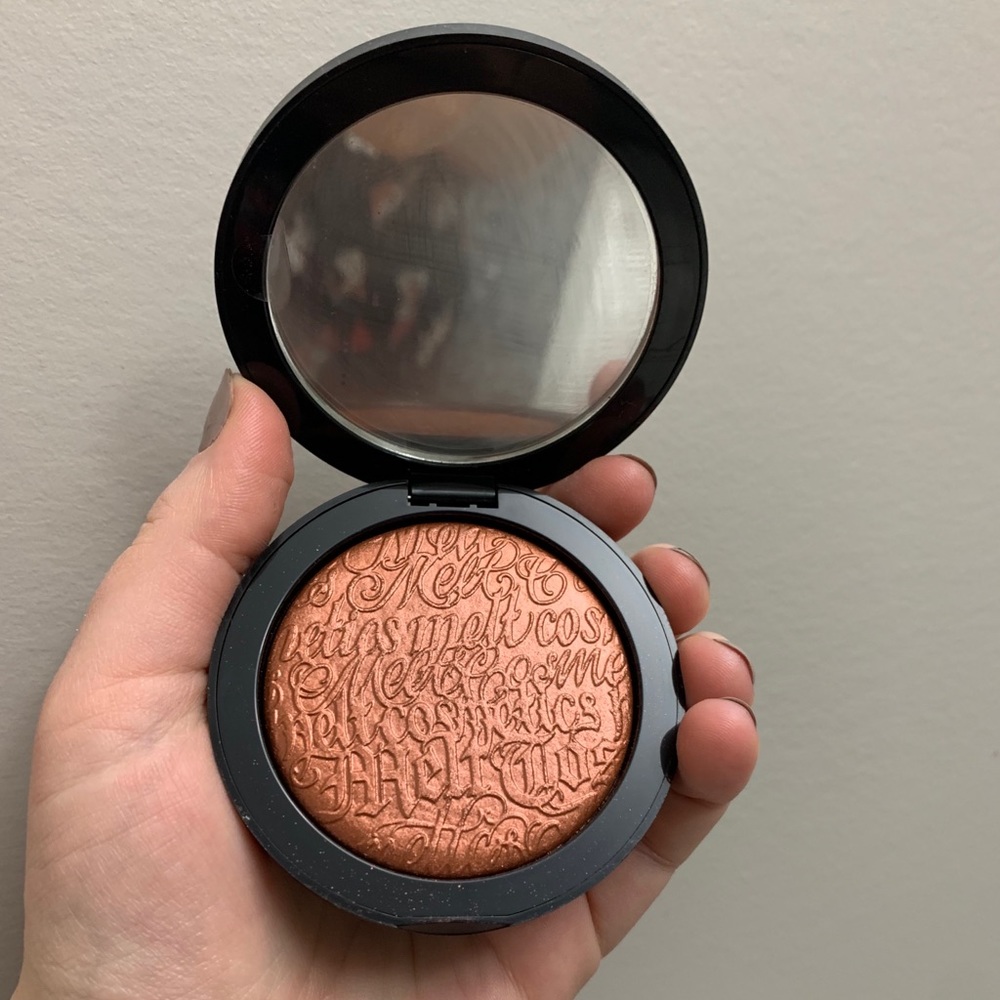 Melt Cosmetics DigitalDust Highlight Phoenix BWOB